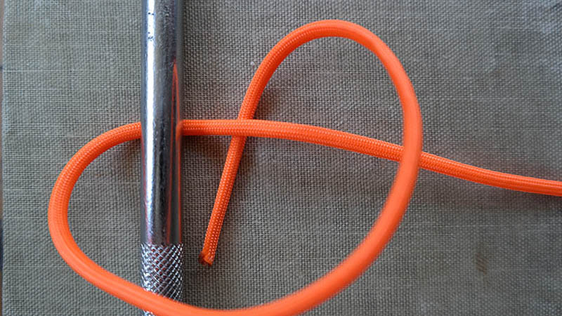 Illustration for article titled Knot Tying Process Images